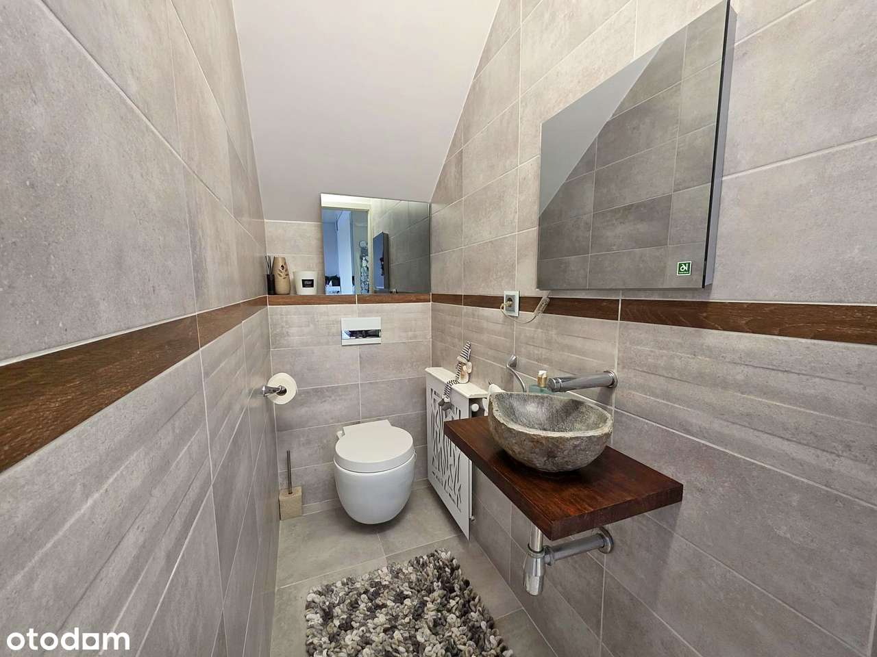 Elegancki, doskonale zaprojektowany dom z 4 sypialniami i garażem-9