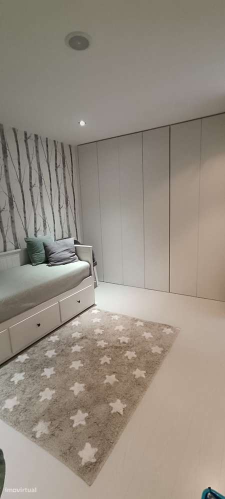 Moradia T5 de Luxo com Piscina e Garagem-32