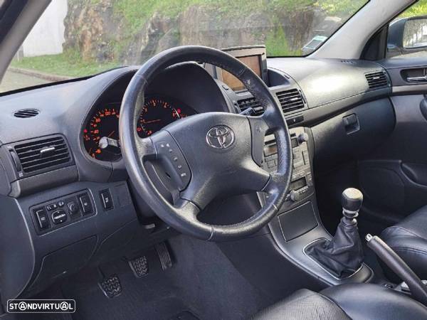 Toyota Avensis SD 2.2 D-CAT Sol+GPS - 29