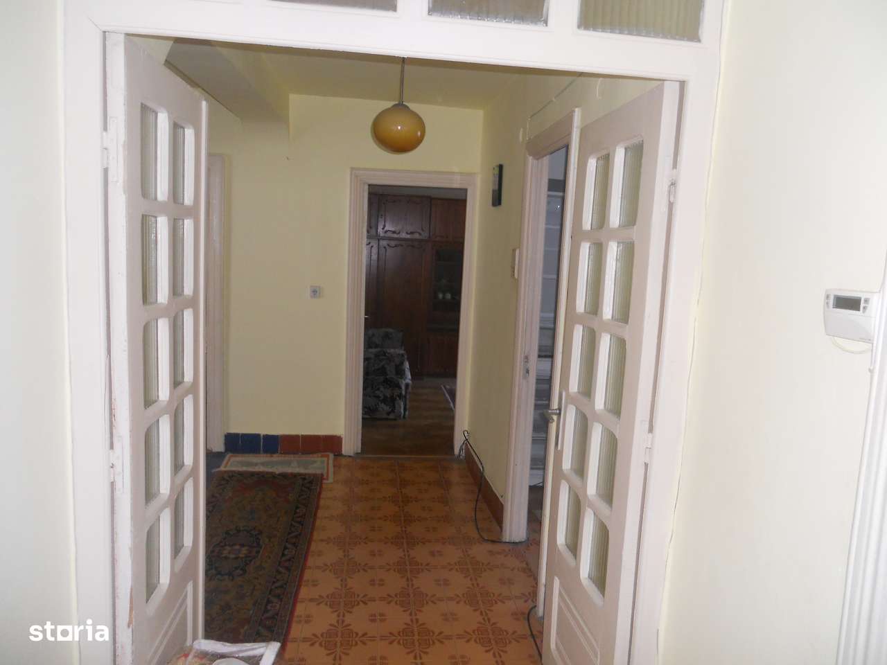 Centru-etajul 2-bloc  construit cu apartamente proprietate personala-1