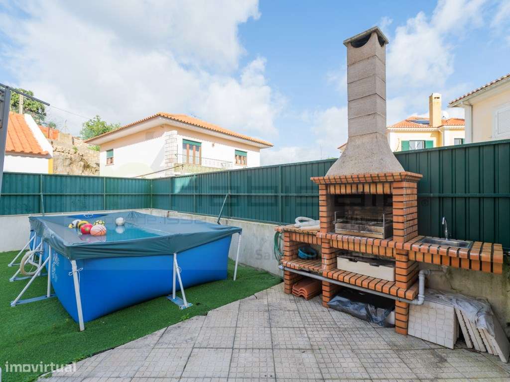Moradia T5 com Jardim, Garagem ampla e Espaço para Piscina-43