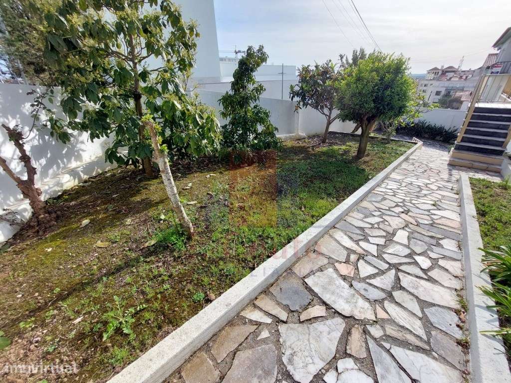 Prédio com 7 apartamentos no centro de Caldas da Rainha-39