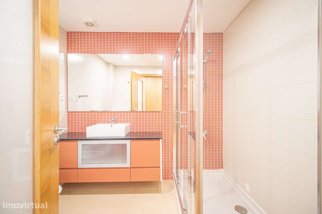 Apartamento, T1+1 Moderno na Venteira Amadora-10
