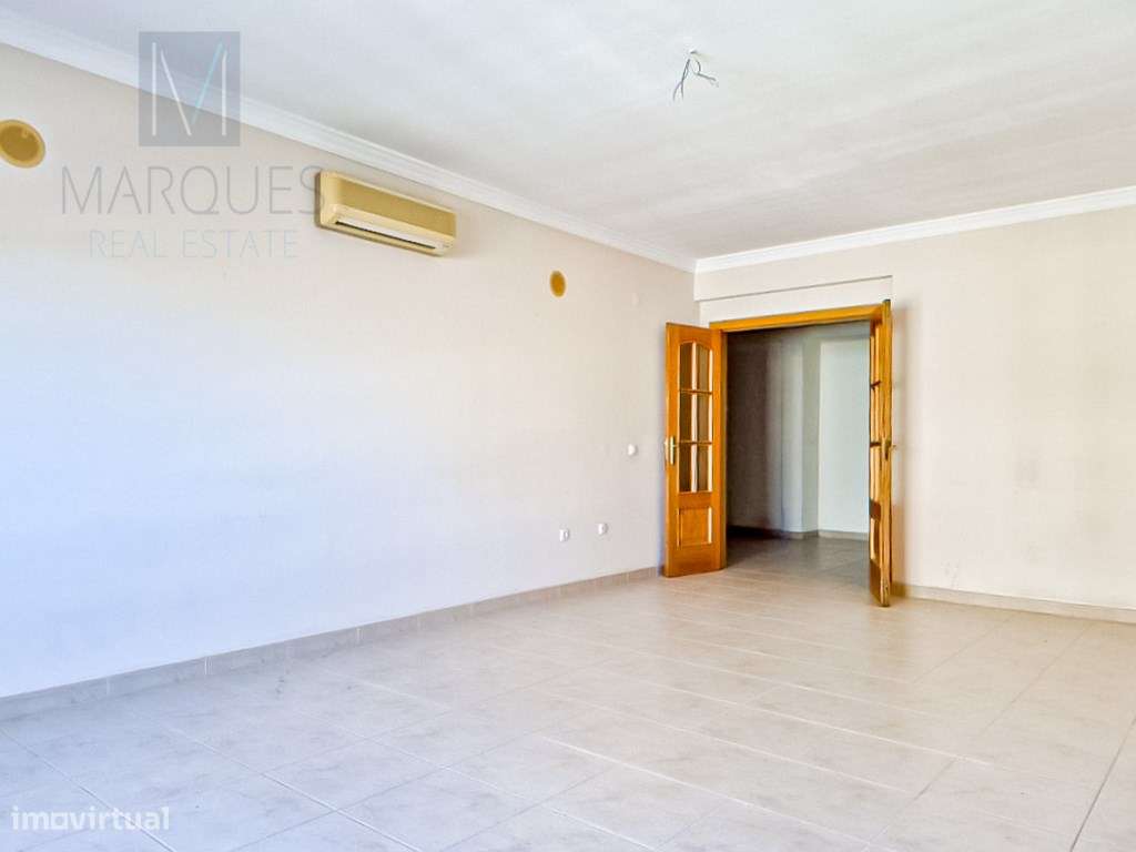 Apartamento T3 com Arrecadação e Estacionamento no Pinhal Novo - Grande imagem: 2/21