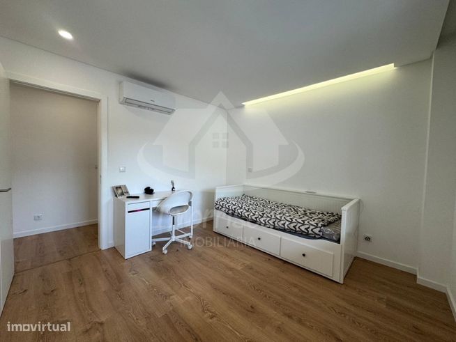 Apartamento T4 seminovo com terraço, no Parque das Oliveiras em Cam...-18