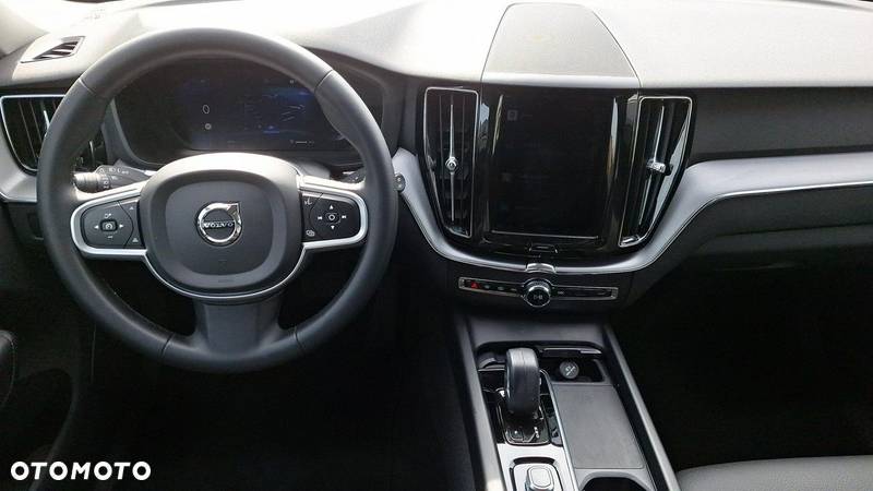 Volvo XC 60 B4 D AWD Momentum Pro - 13