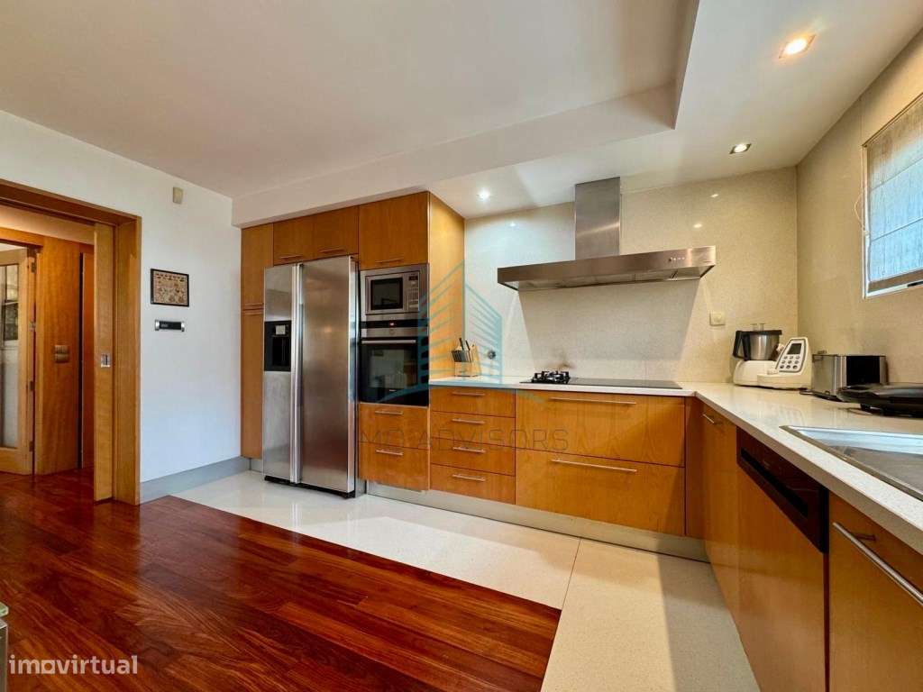 Moradia T4 com Piscina na cobertura-17