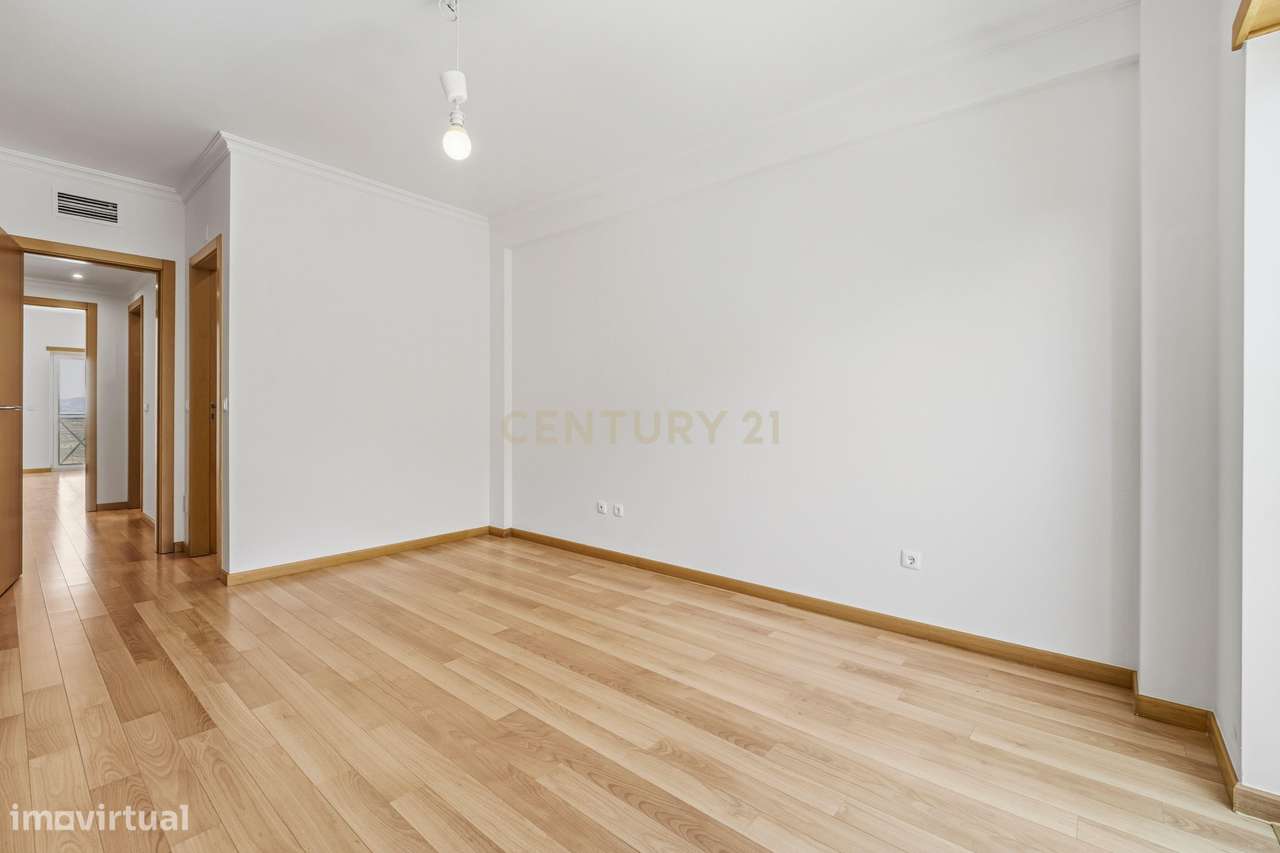 Duplex Exclusivo | 1 Quarto + 3 Suites | Terraços | Vista Panorâmica s-10