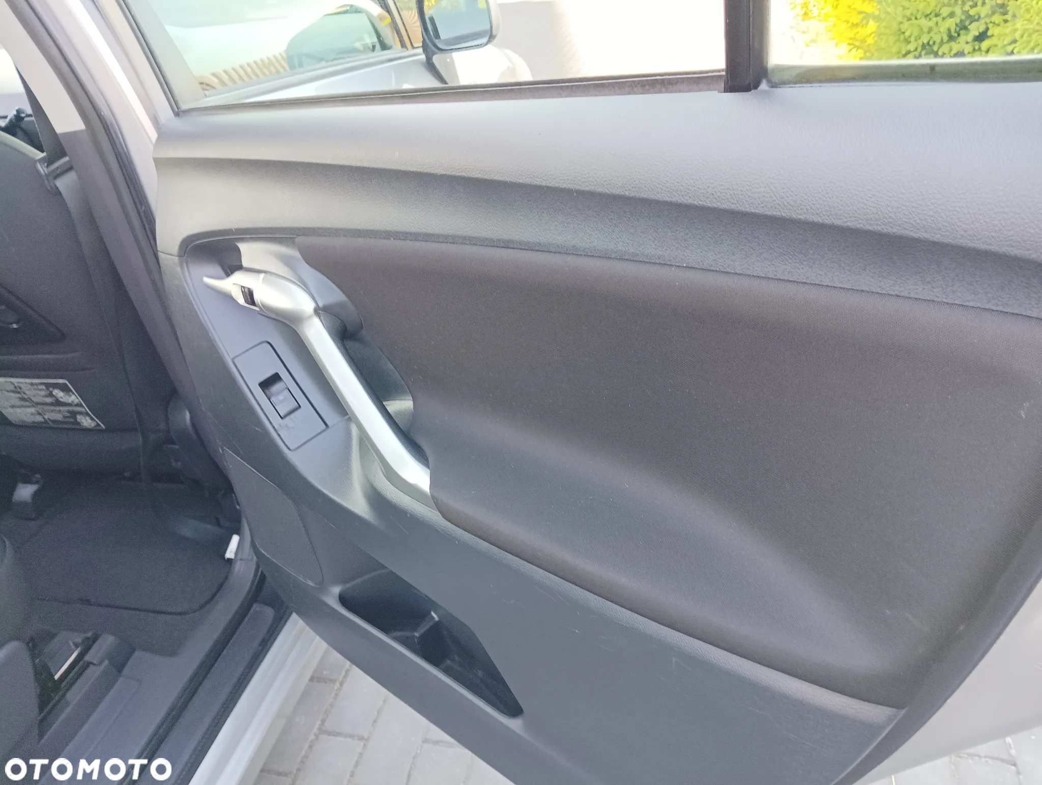 Toyota Verso 1.8 Sol plus 7os - 24