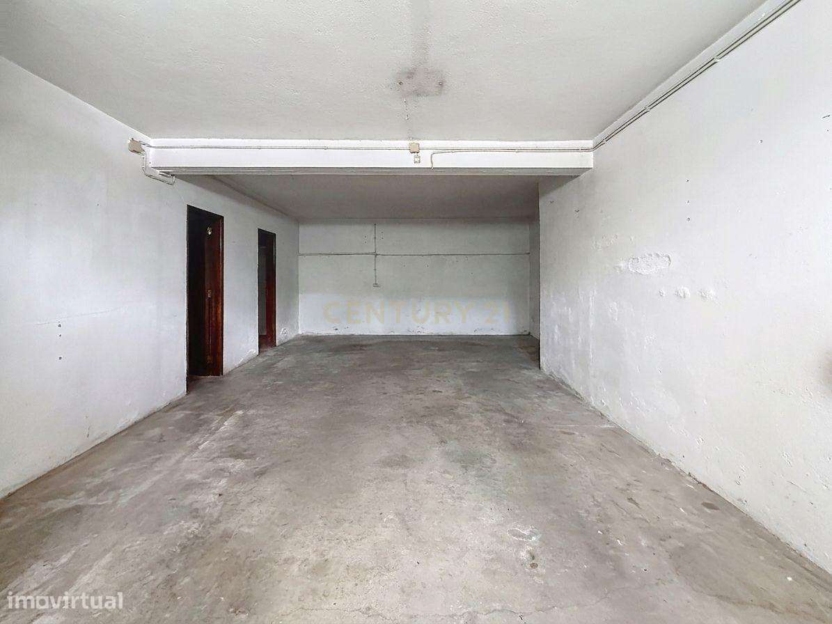 Casa T2  + 1 em, Alcobaça - Vista Deslumbrante para a natureza1 k de A-33