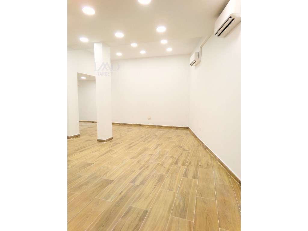 Loja com Rendimento - Areeiro - Rentabilidade de 8.5%-9