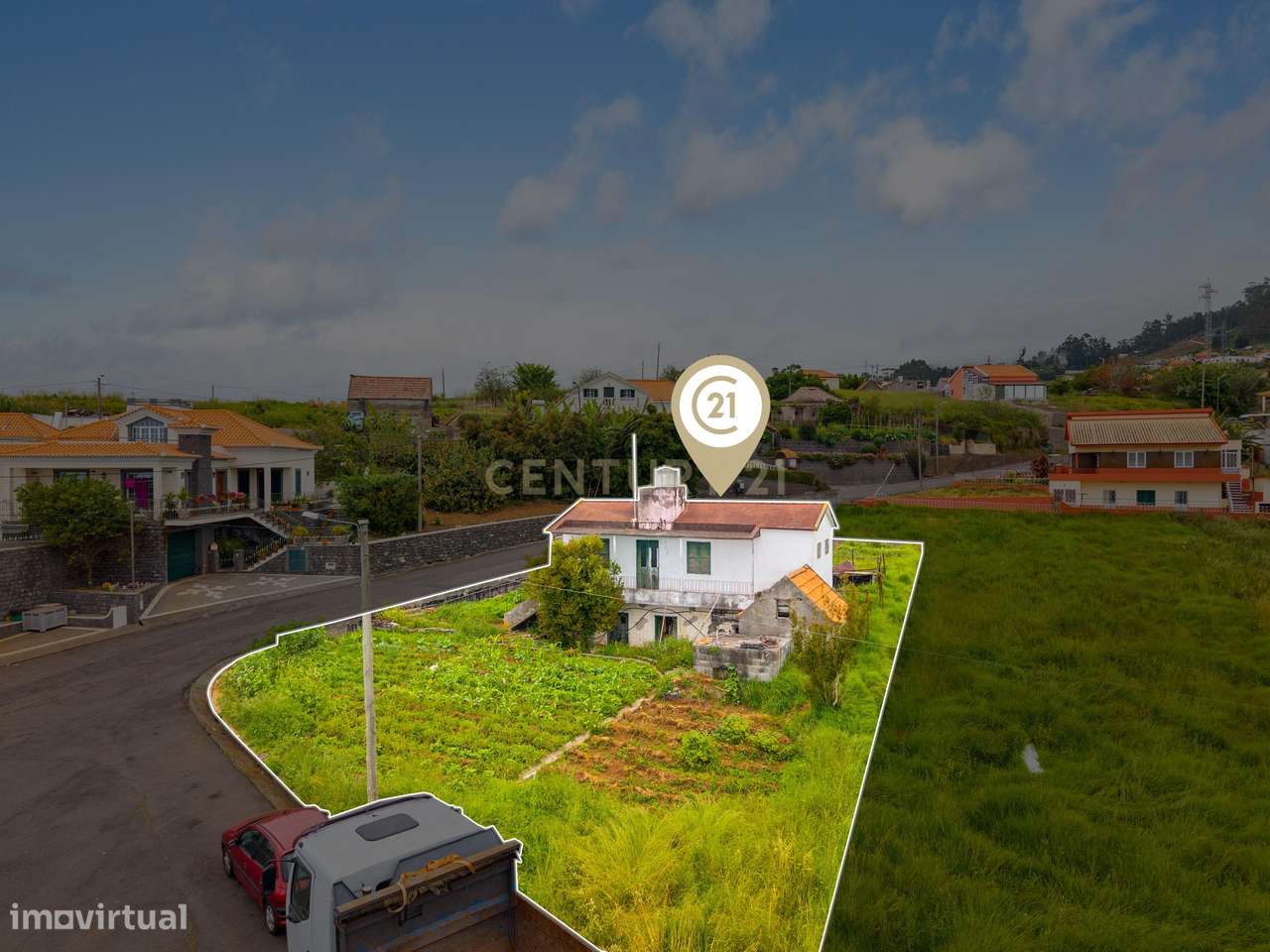 Moradia para Reconstrução com Terreno Plano e Potencial Único nos Canh - Grande imagem: 5/14