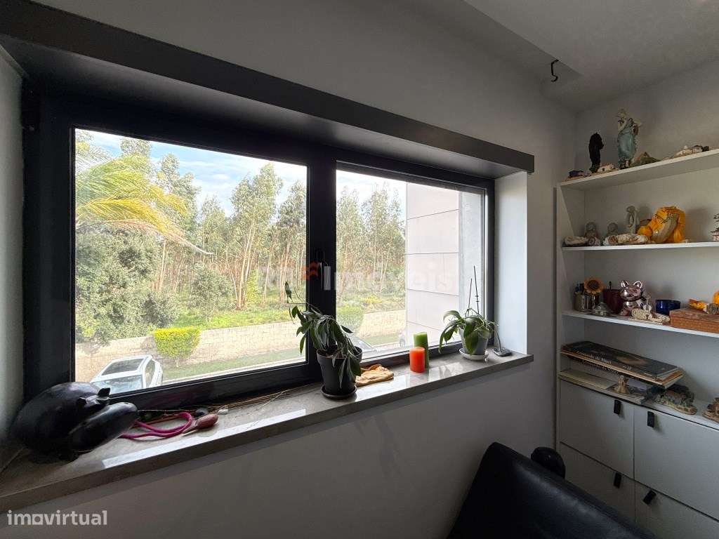 Apartamento T3 em condomínio privado com piscina-33