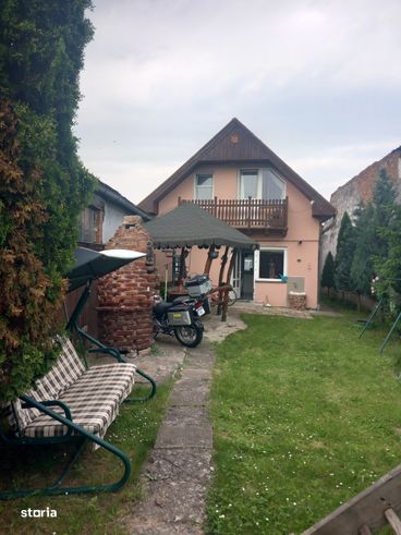 Casa cu etaj,5 cam,160 mp,teren 300 mp,Corunca, zona Peny-0