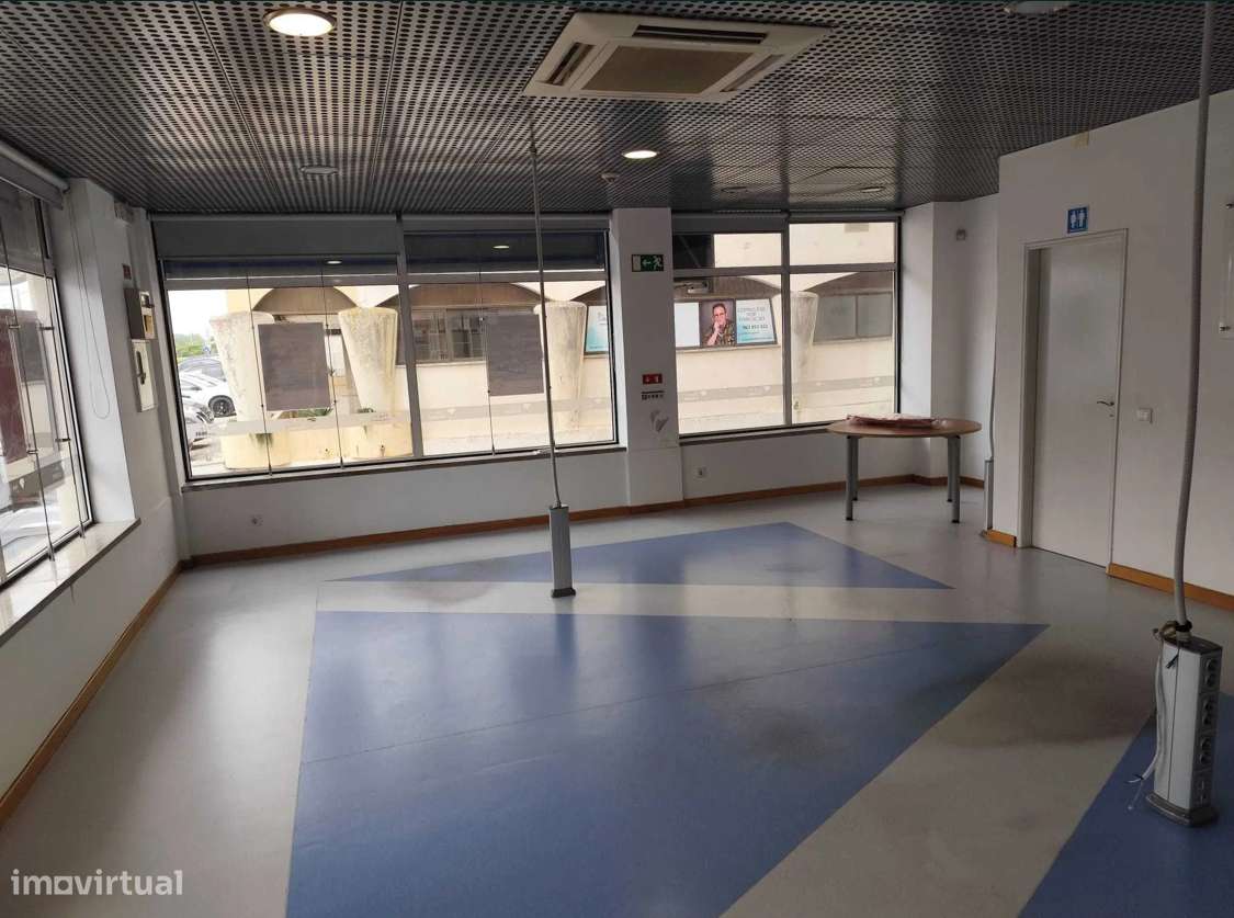 Loja ou escritório para arrendamento, no centro de Fátima - Grande imagem: 5/11