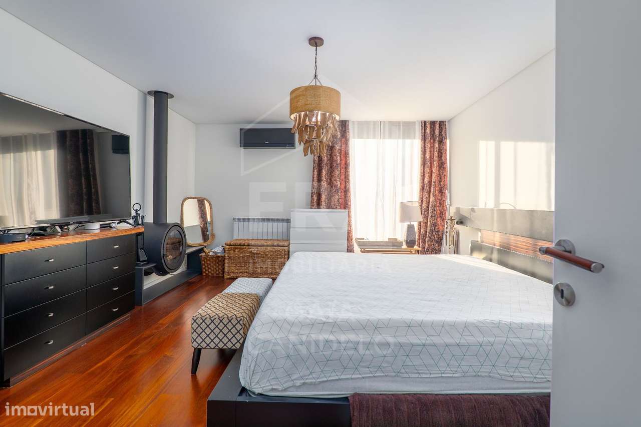 Moradia de Luxo com Piscina na Madalena-6