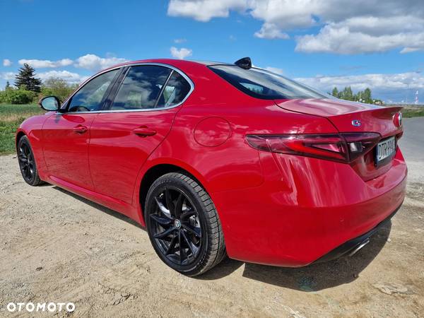 Alfa Romeo Giulia 2.0 Turbo 16V AT8-Q4 Ti - 20