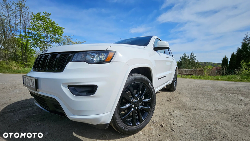 Jeep Grand Cherokee - 27