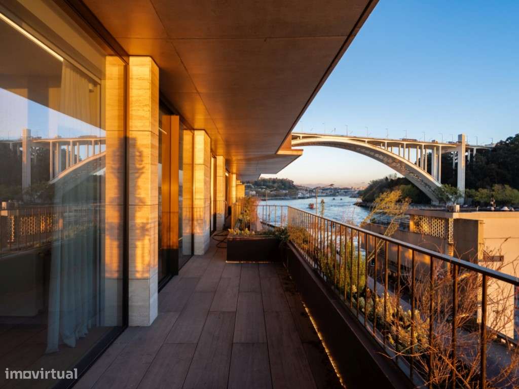 Sumptuoso T3 novo em frente ao Rio Douro-19