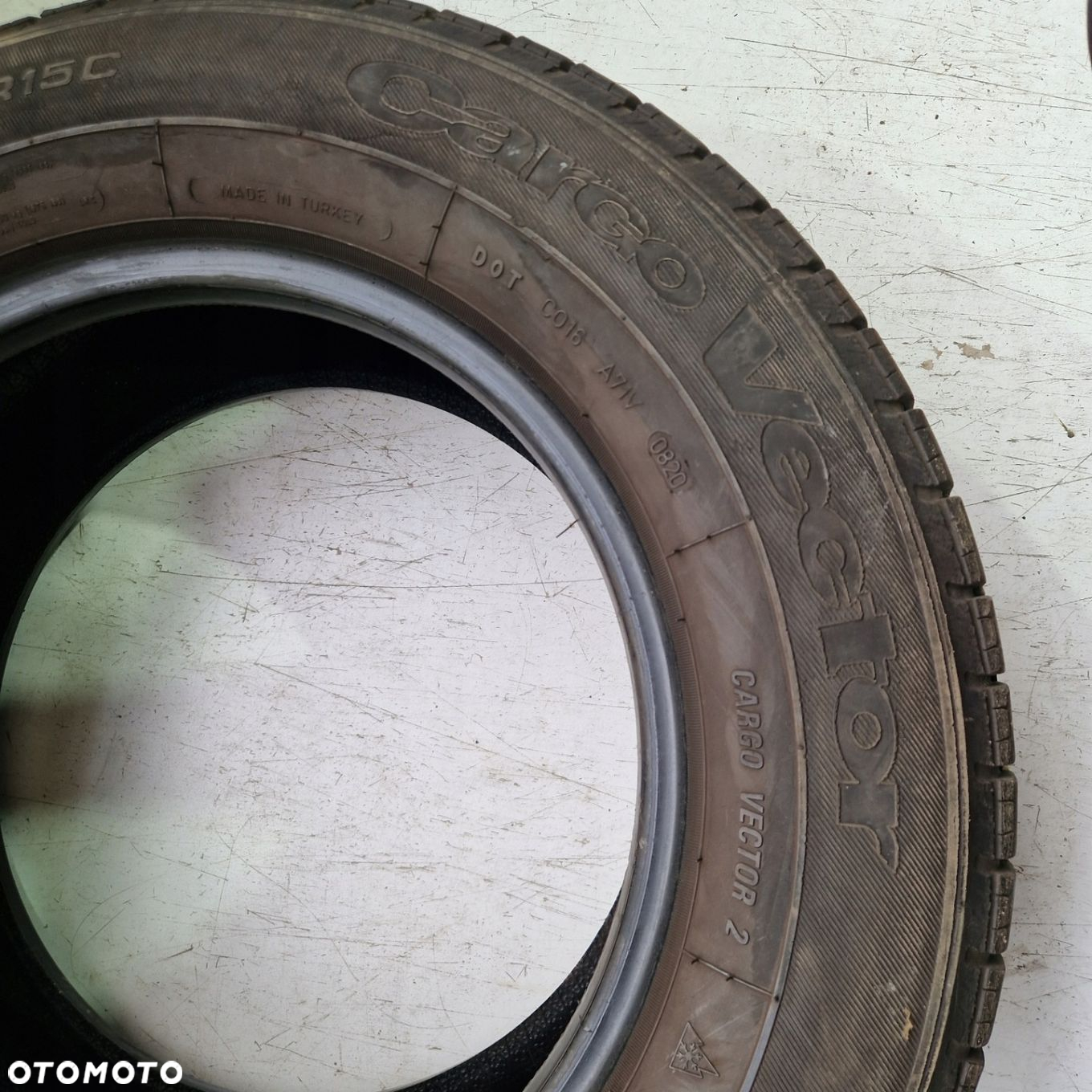 GOODYEAR CARGO VECTOR 215/65R15C 104/102T 1X 5mm 20R - 5