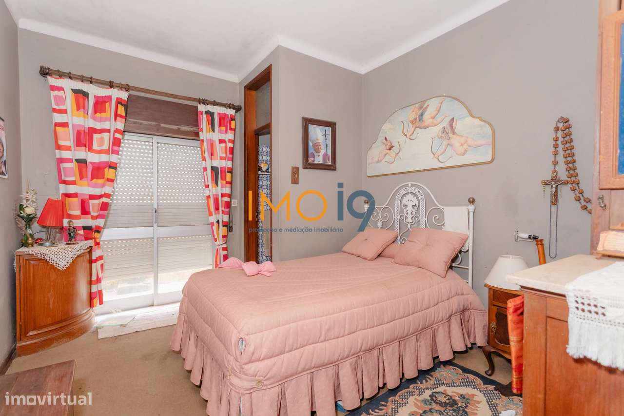 Moradia T4 + arrumos em Boleiros - Fátima-8