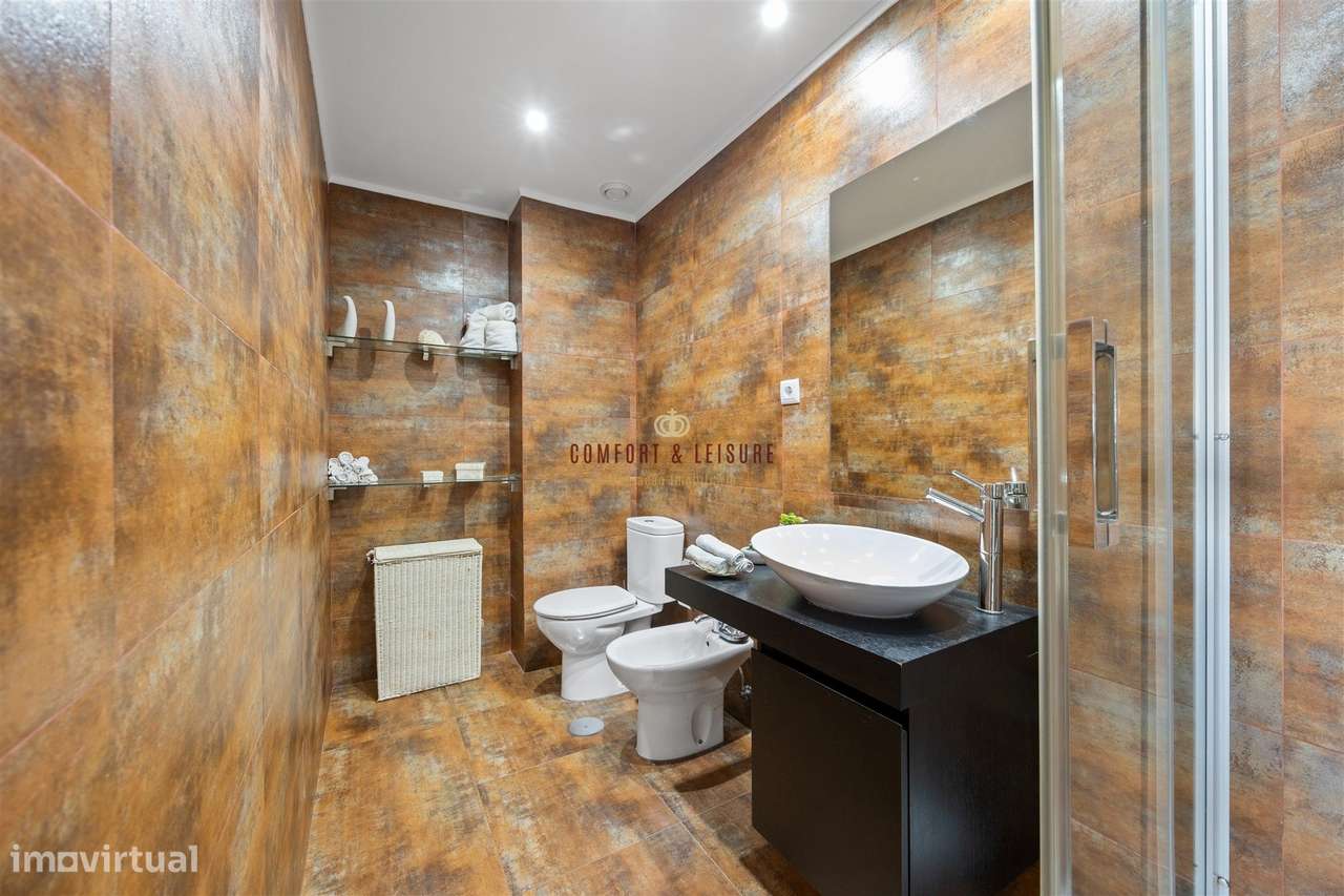 Apartamento com 4 quartos, 2 wc, parqueamento e arrecadação na Ramada,-39