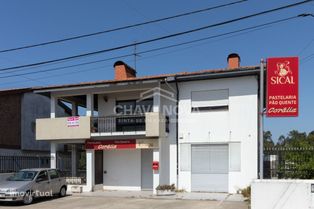 Moradia Isolada T4 + loja para comércio em São Paio de Oleiros