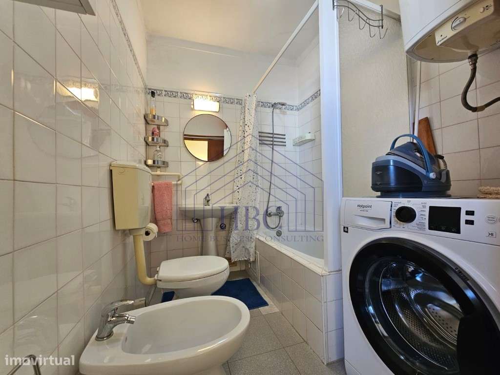 Moradia T3 de três andares no centro da Fuseta-12