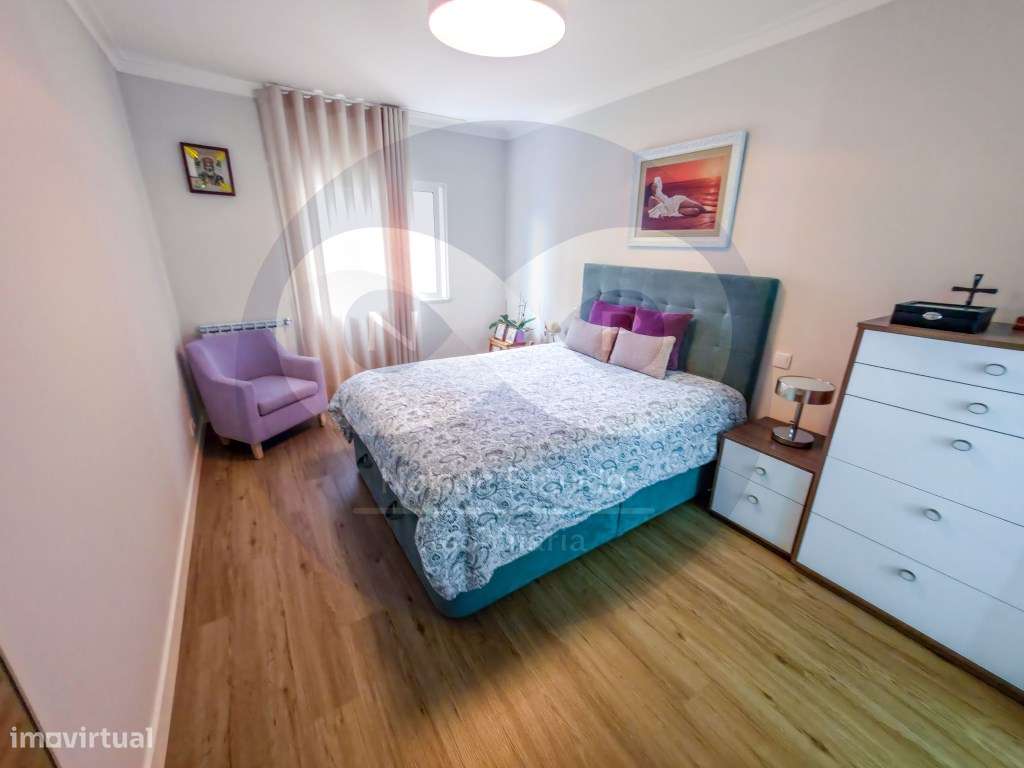 T2 com Cozinha Equipada, Varanda, 2 WC's, 3 Roupeiros embutidos e G...-18