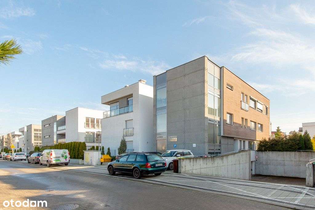 100m2 z ogródkiem, miejsce w hali, Błażeja