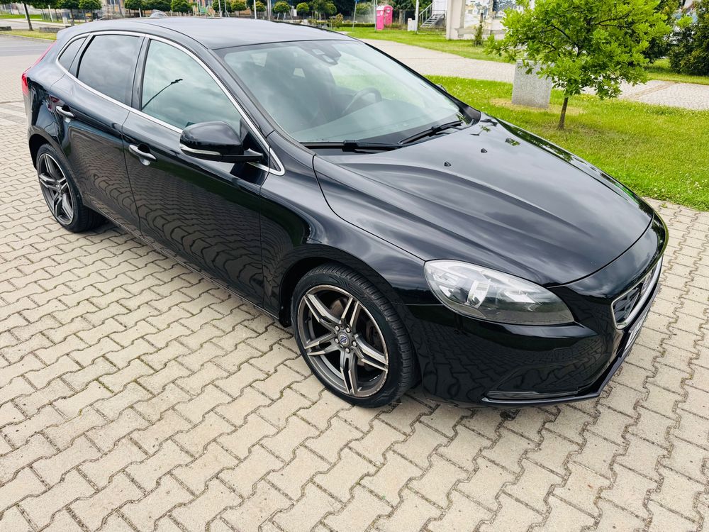 Volvo V40 II (2012-) D4 Momentum 2014