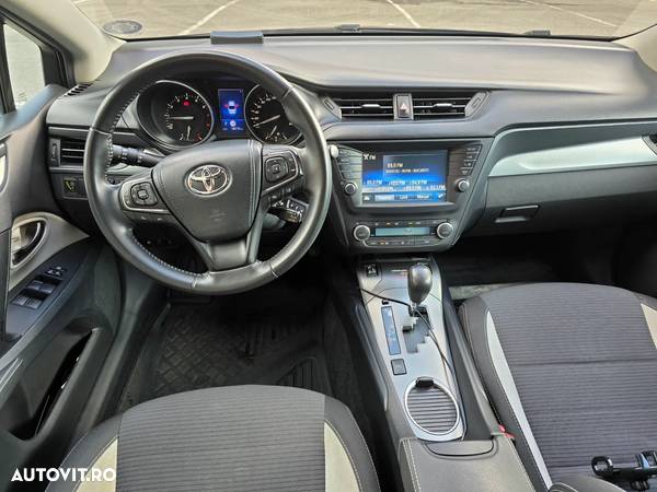 Toyota Avensis 1.8 Multidrive S Executive - 6