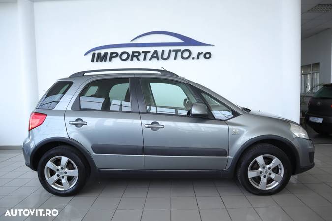 Suzuki SX4 2.0 DDiS 4x2 Style - 10