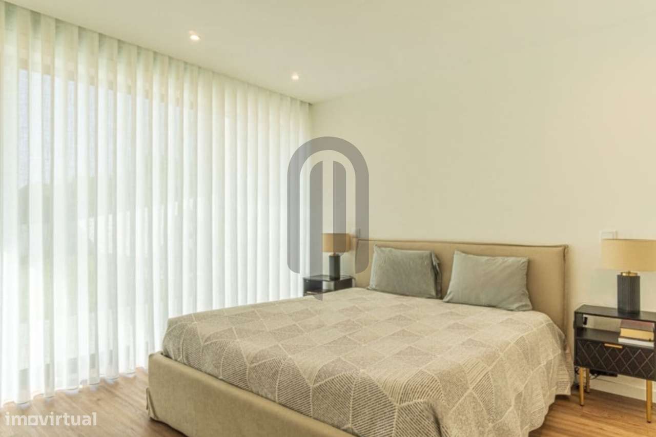 Moradia Térrea T4 independente na Maia-11