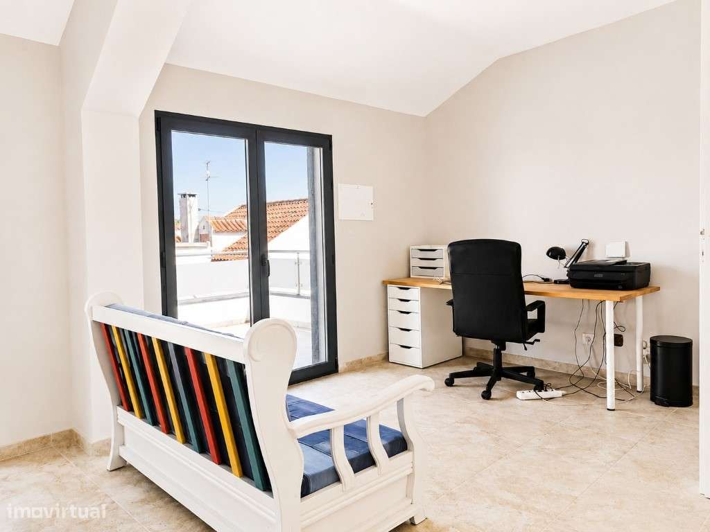 Moradia T3 +1 Renovada Pronta a Habitar Espaço, Conforto e excelent...-21
