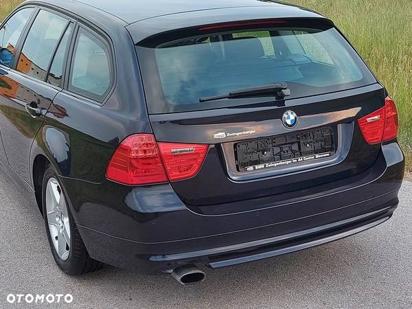 BMW Seria 3 320i Touring Edition Exclusive - 13