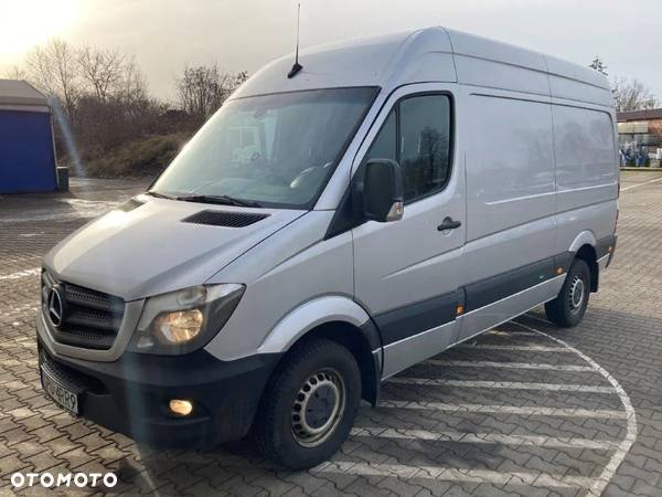 Mercedes-Benz Sprinter - 1