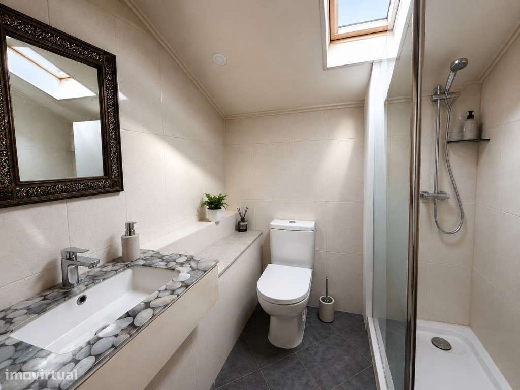 T2 Duplex com Suite e Varandas | Algés-15