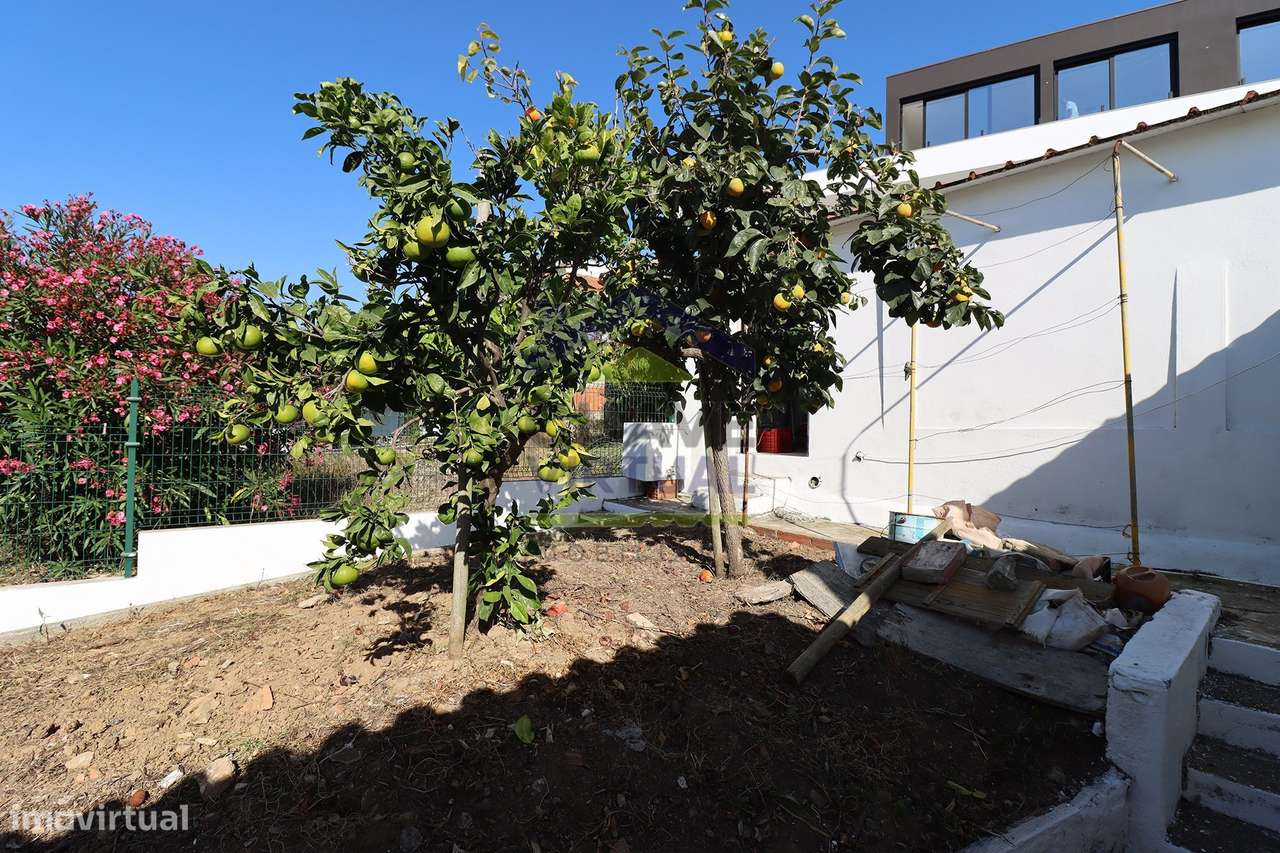 Moradia V3 com garagem e anexo  – Concelho Torres Vedras-24