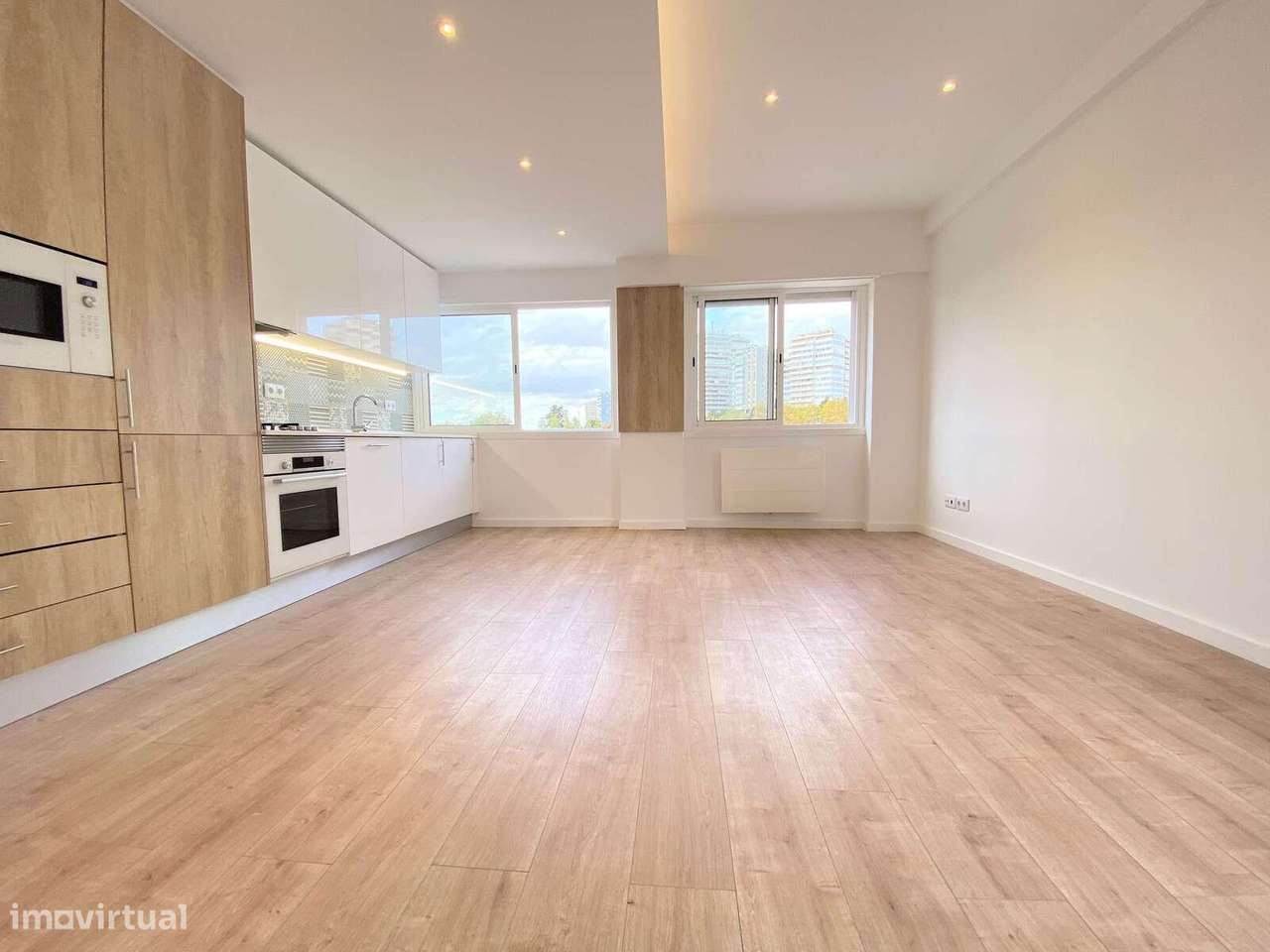 T1 Remodelado com Vista Desafogada no Coração do RESTELO, Belém - Grande imagem: 5/26