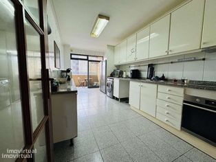 Apartamento T2 com garagem no centro - Grande imagem: 3/14