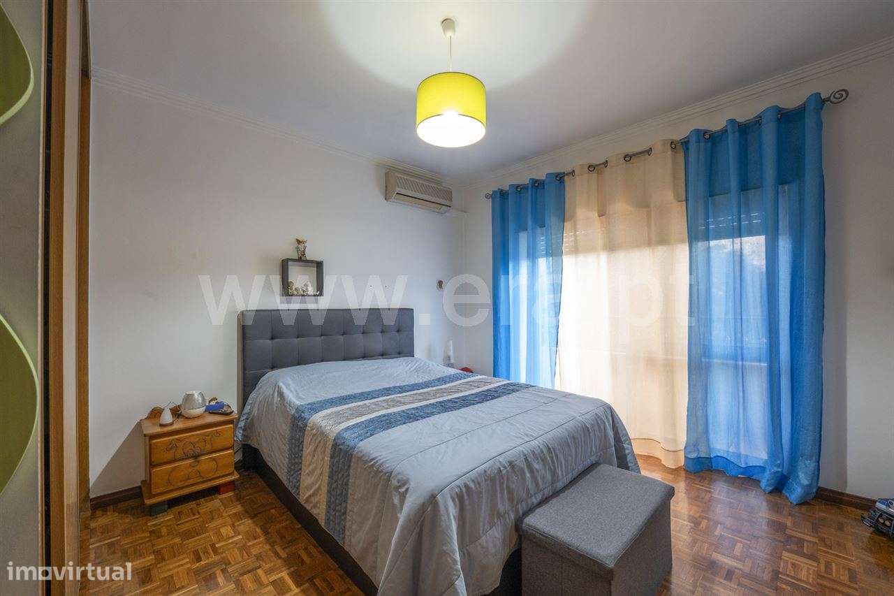 Moradia em Banda T5; Paivas-9