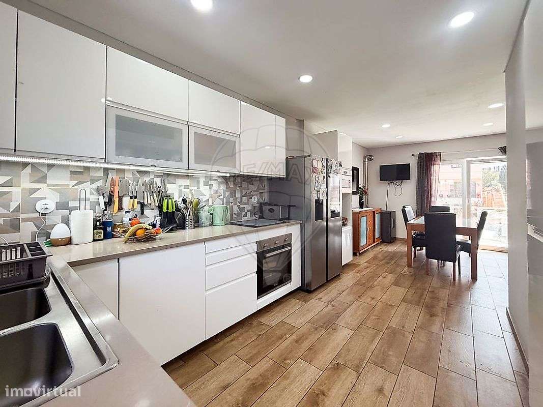 Moradia T4 para venda-6