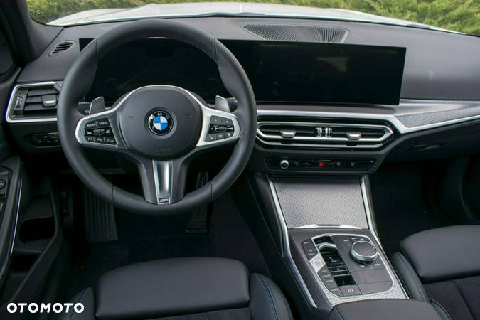 BMW Seria 3 320i xDrive - 12