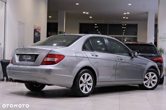 Mercedes-Benz Klasa C 220 CDI DPF Automatik BlueEFFICIENCY - 9