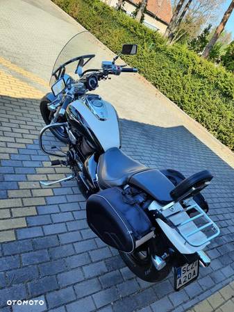 Suzuki Intruder - 12