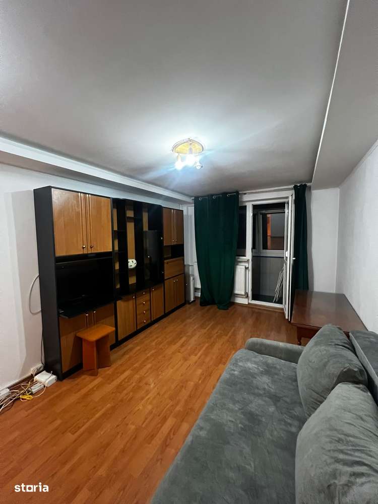 Apartament cu balcon, lift si aer conditionat in Titan