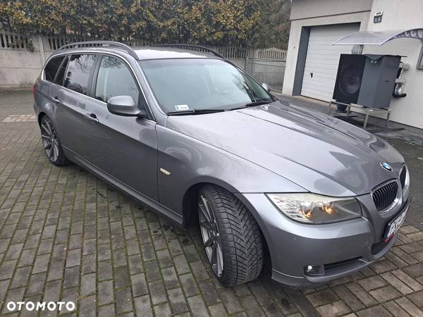 BMW Seria 3 318d DPF Touring - 6