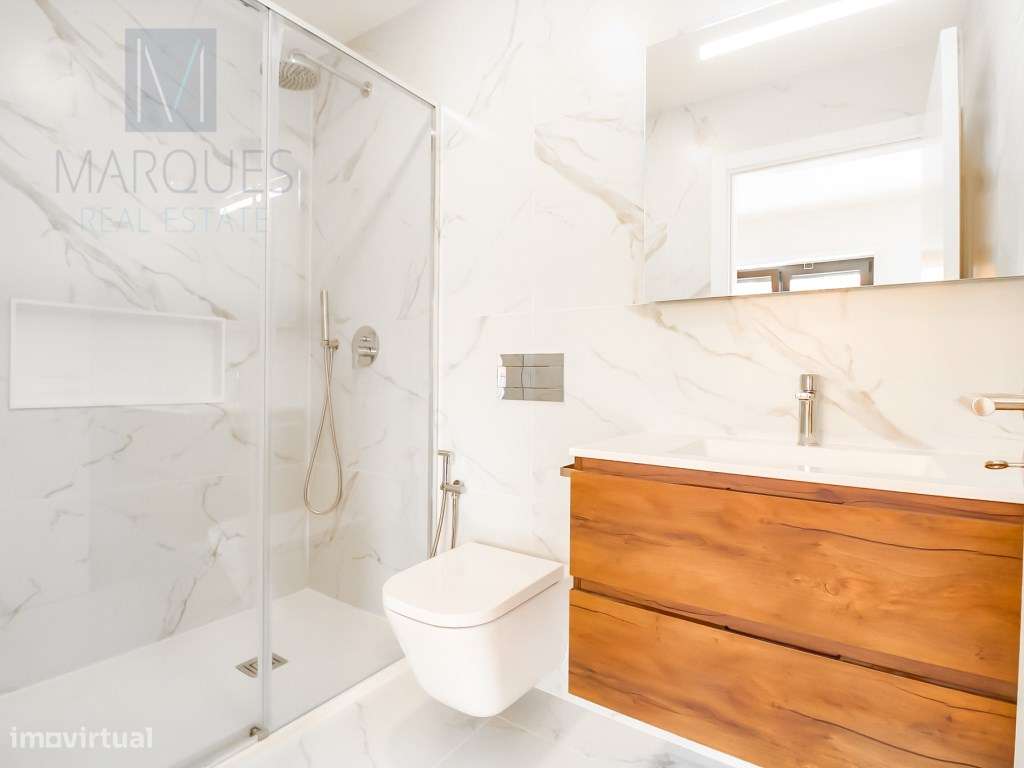 Apartamento T4 com 3 Suites em Almada-18