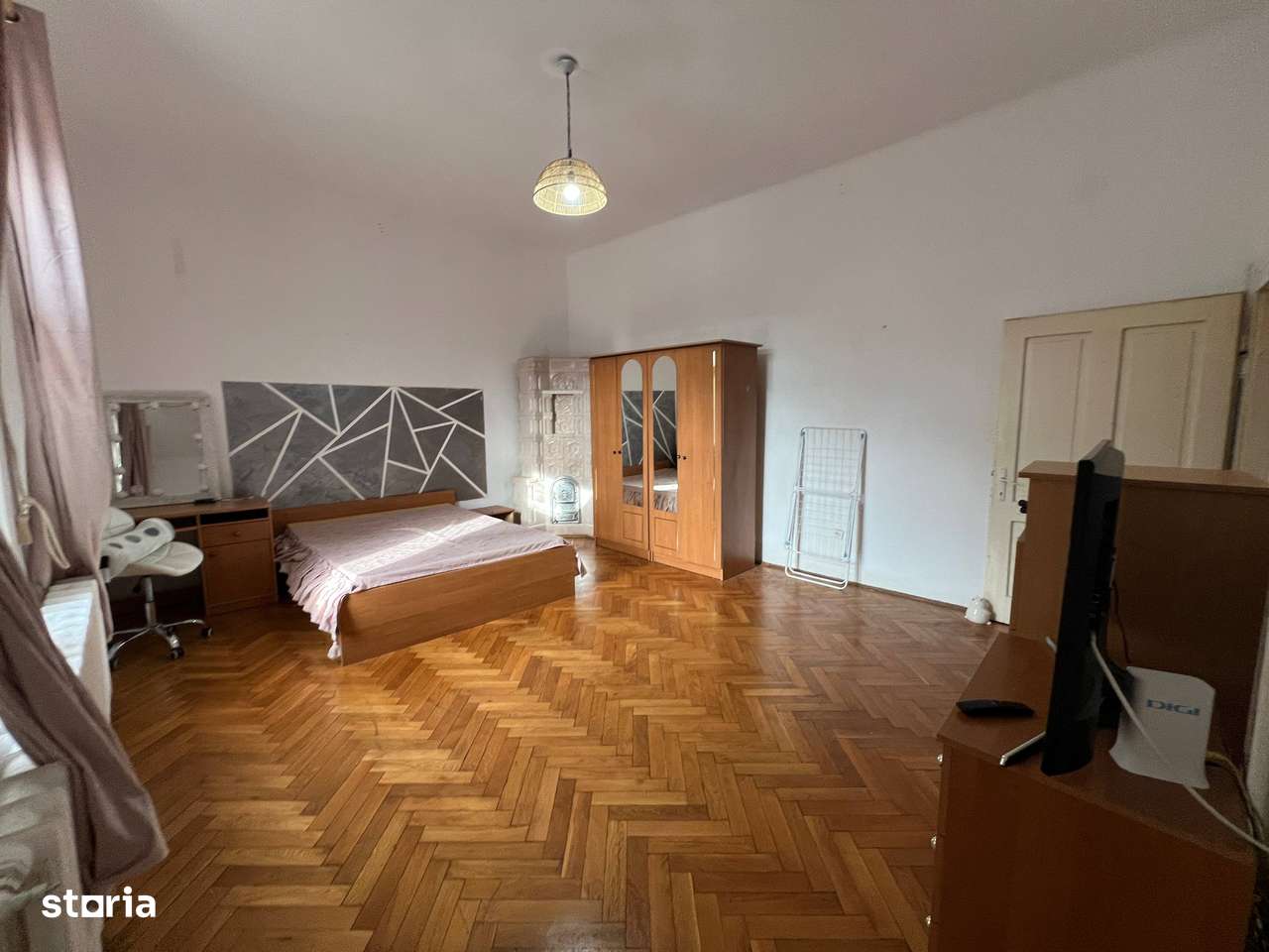 Apartament la casa, decomandat cu acces auto si gradina-0